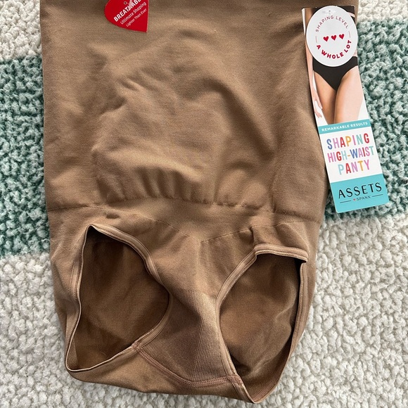 NWT ASSETS BY SPANX NUDE HIGH WAIST SHAPING PANTY - medium - Picture 3 of 8
